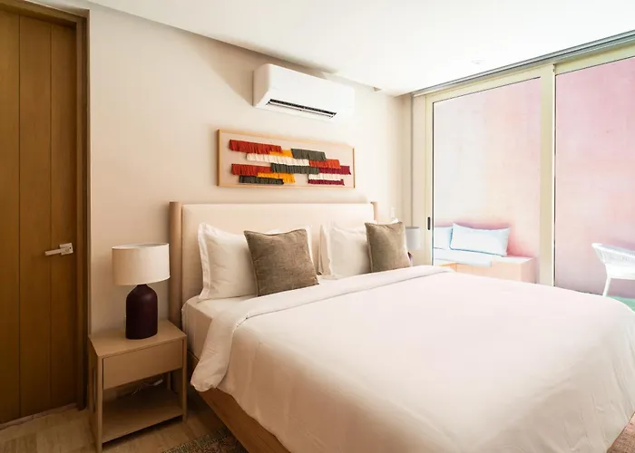 Laiva Artwalk By Tasman Aparthotel