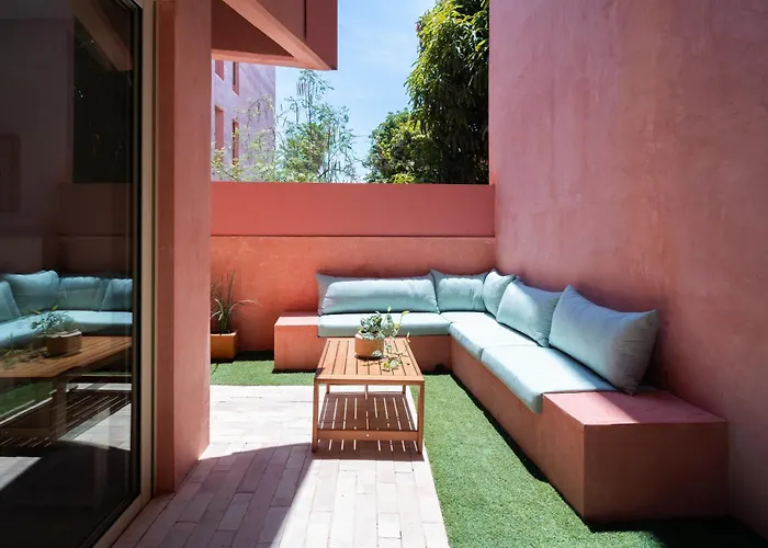 Laiva Artwalk By Tasman Aparthotel
