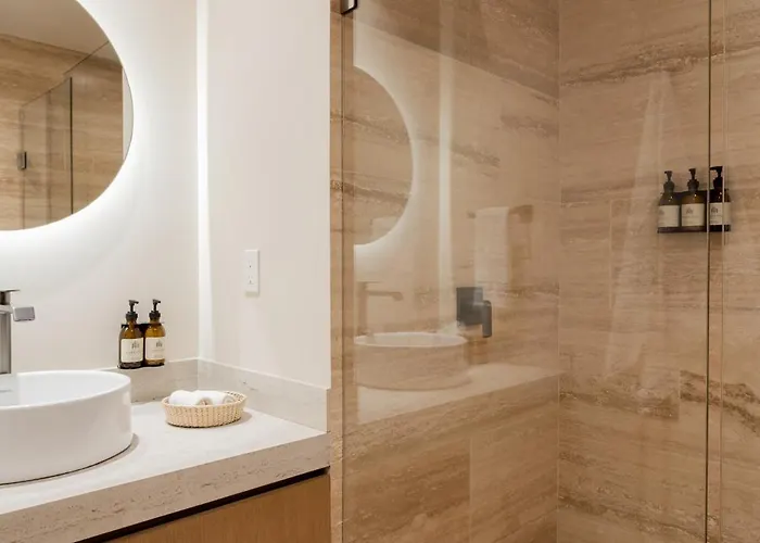 Laiva Artwalk By Tasman Aparthotel 3*