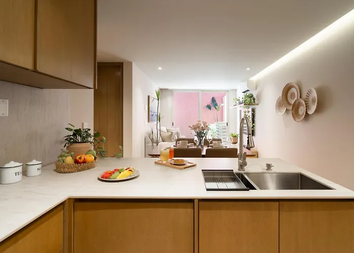Laiva Artwalk By Tasman Aparthotel 3*