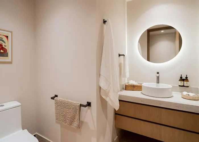 Laiva Artwalk By Tasman Aparthotel 3*