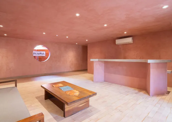 Laiva Artwalk By Tasman Aparthotel